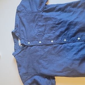 Uniqlo young men's button down shirt